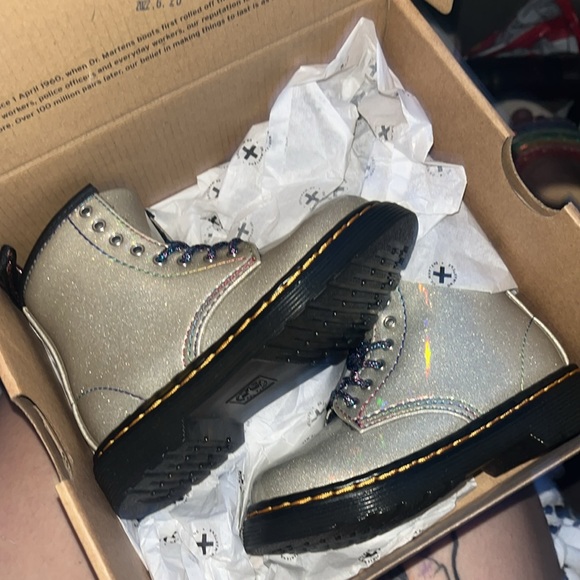 Dr Martens Light-show Iridescent - Picture 3 of 5